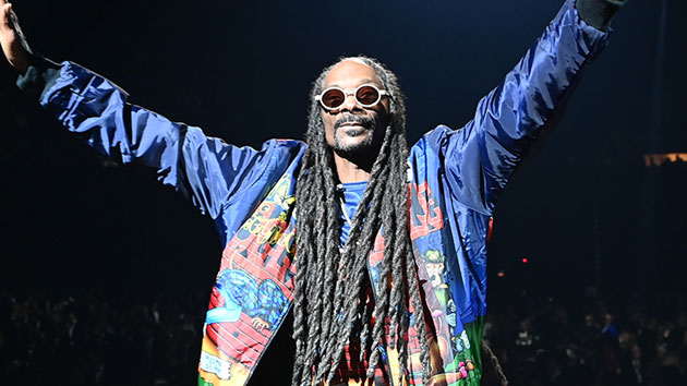 Jamie Foxx, Usher, T.I., Nelly and Mike Epps join Snoop Dogg for 50th birthday players ball